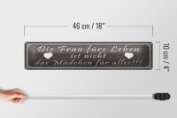 Blechschild Spruch 46x10cm Frau ist nicht Mädchen für alles Dekoration