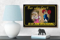 Holzschild Pinup 12x18 cm Bier oder Sport  Entscheidung