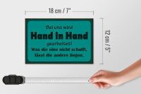 Holzschild Spruch 18x12cm bei uns Hand in Hand gearbeitet