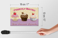 Holzschild Spruch 18x12cm baked your favourite cupcakes