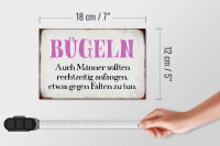 Holzschild Spruch 18x12cm Bügeln auch Männer sollten