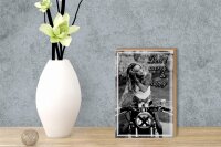 Holzschild Motorrad 12x18cm Biker Girl don´t worry happy