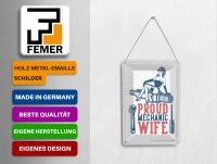 Blechpostkarte Spruch Pinup Proud mechanic wife 10x14 cm Deko Schild