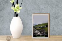 Holzschild Reise 12x18 cm Dänemark Faroe Islands Häuser Wiese