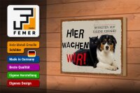 Holzschild Spruch 18x12 cm Hund Katze hier wachen wir Geschenk