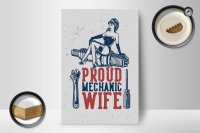 Holzschild Spruch Pinup Proud mechanic wife 12x18 cm Dekoration