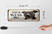 Blechschild Spruch 27x10 cm holländisch Hier Waak ik Pitbull Terrier Dekoration