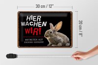 Blechschild Spruch 30x20cm Tiere Hase hier wachen wir