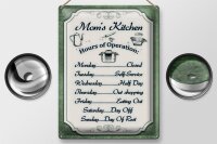 Blechschild Spruch 30x40cm Mom`s Kitchen Hours Operation