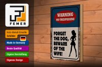 Holzschild Spruch 20x30cm warning no trespassing Dog Wife