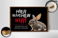 Holzschild Spruch 30x20cm Tiere Hase hier wachen wir