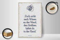 Holzschild Spruch Such nicht nach Witzen an der Wand 20x30cm