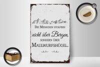 Holzschild Spruch Menschen stolpern nicht über Bergen 20x30cm