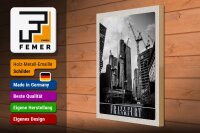 Holzschild Reise 30x40cm Frankfurt Stadt Neubau Hochhaus Urlaub
