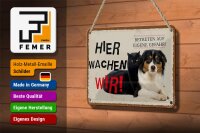Blechschild Spruch 18x12cm Hund Katze hier wachen wir Geschenk Schild